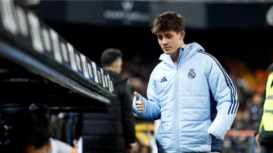 爱游戏ayx官网入口-Rookie遭遇三持续失利，皇家马德里教练压力巨大！的简单介绍